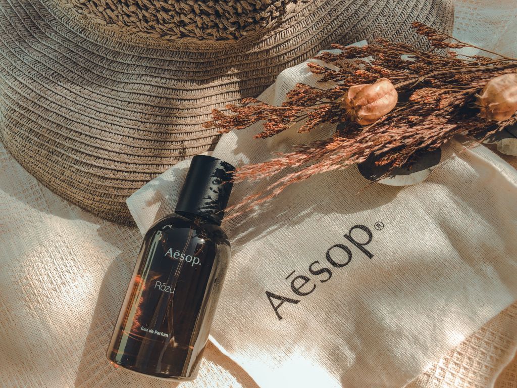 イソップ の新作香水「ローズオードパルファム」をレビュー | Arisa 