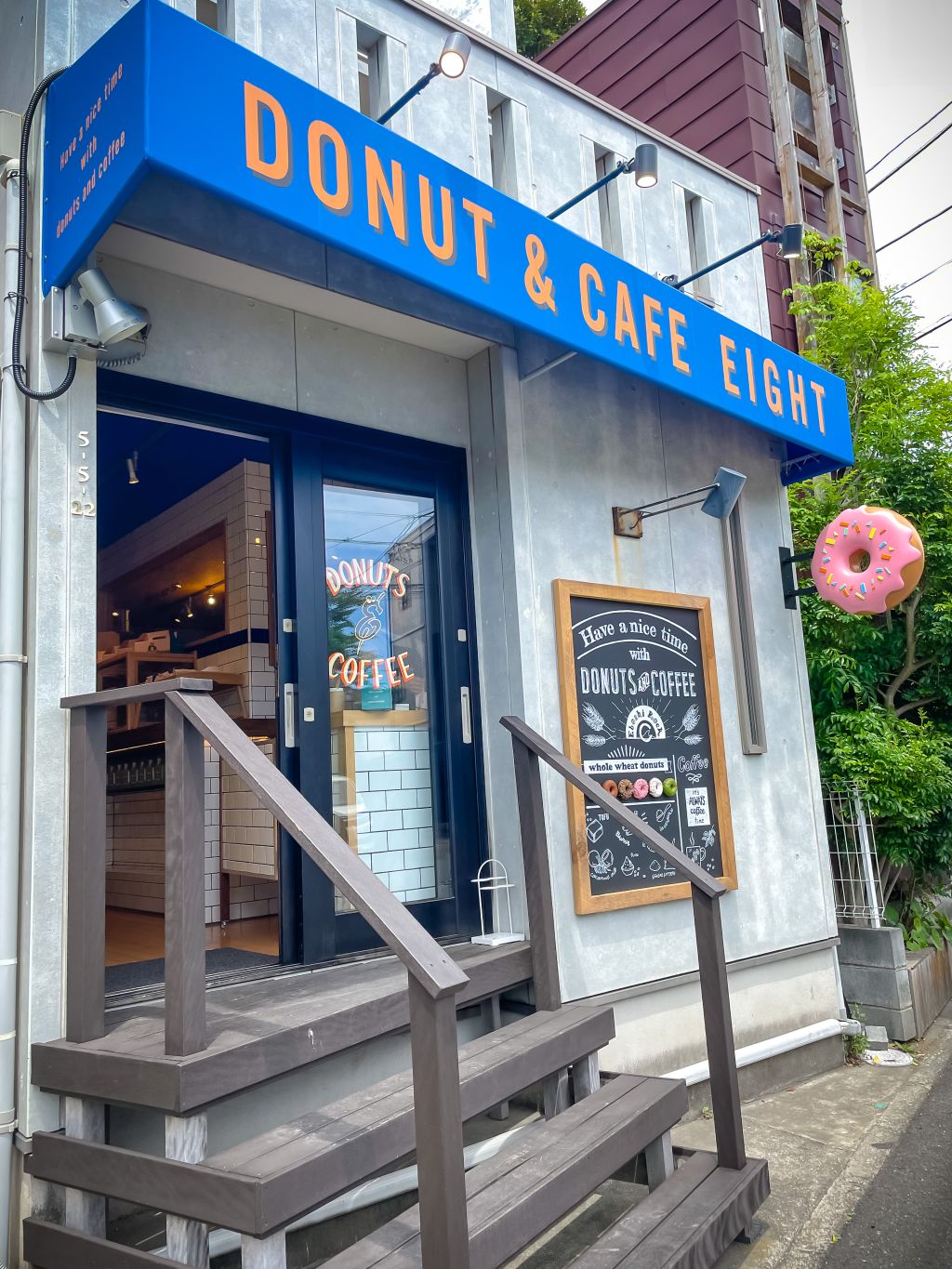 Donut & Cafe Eight